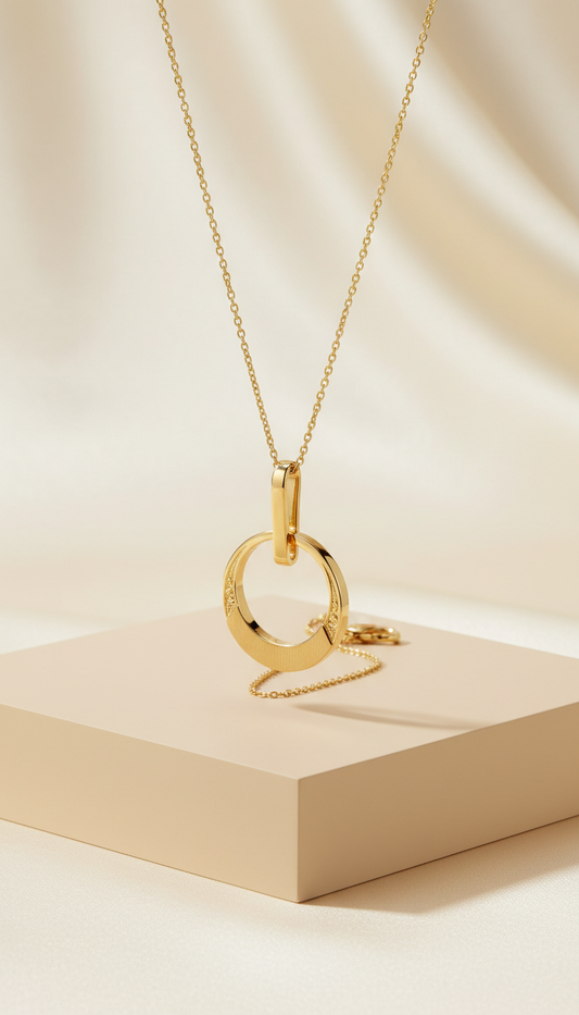 Minimalist gold pendant necklace